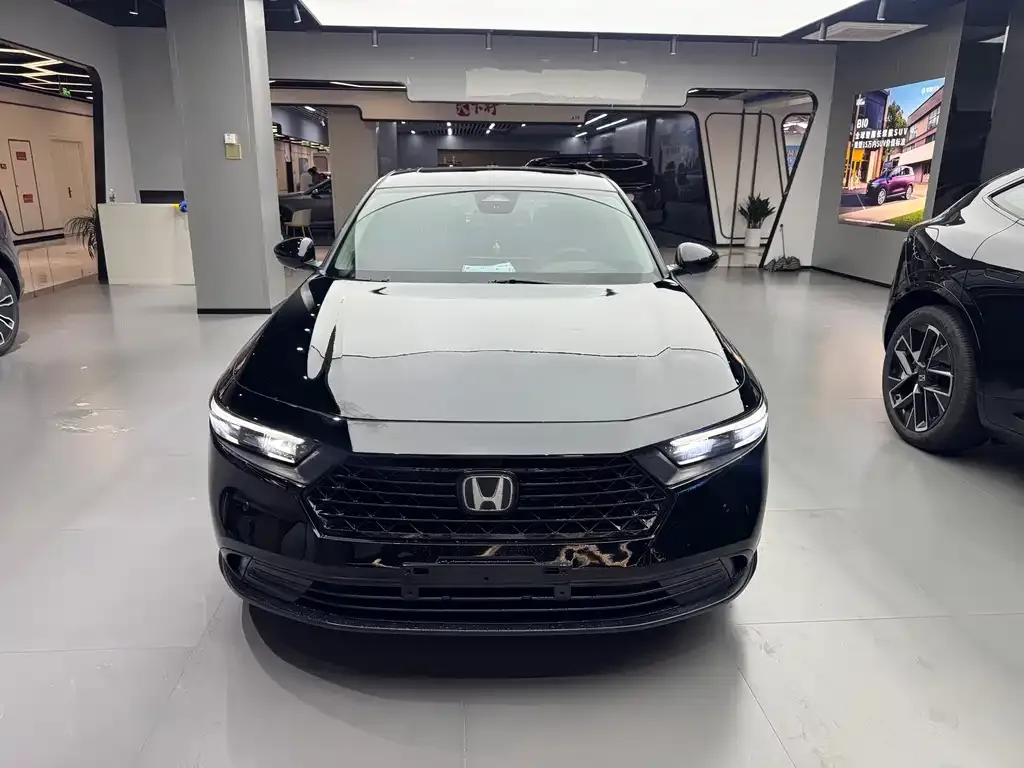Honda Accord — фото 8
