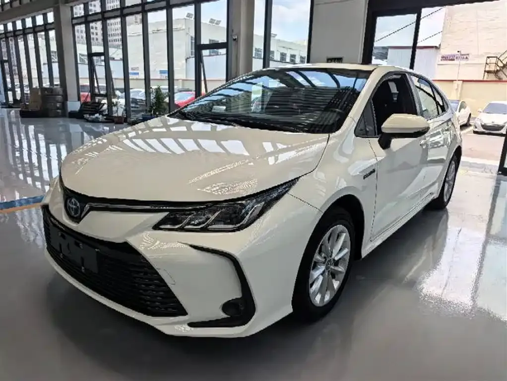 Toyota Corolla — фото 1