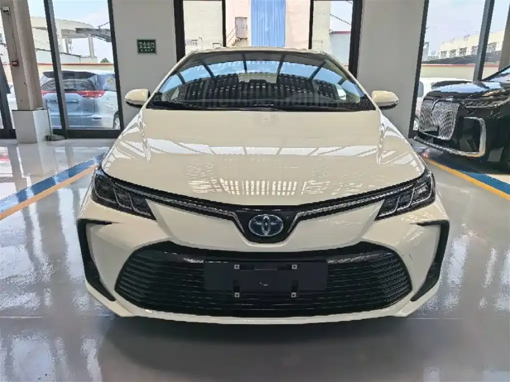 Toyota Corolla — фото 8