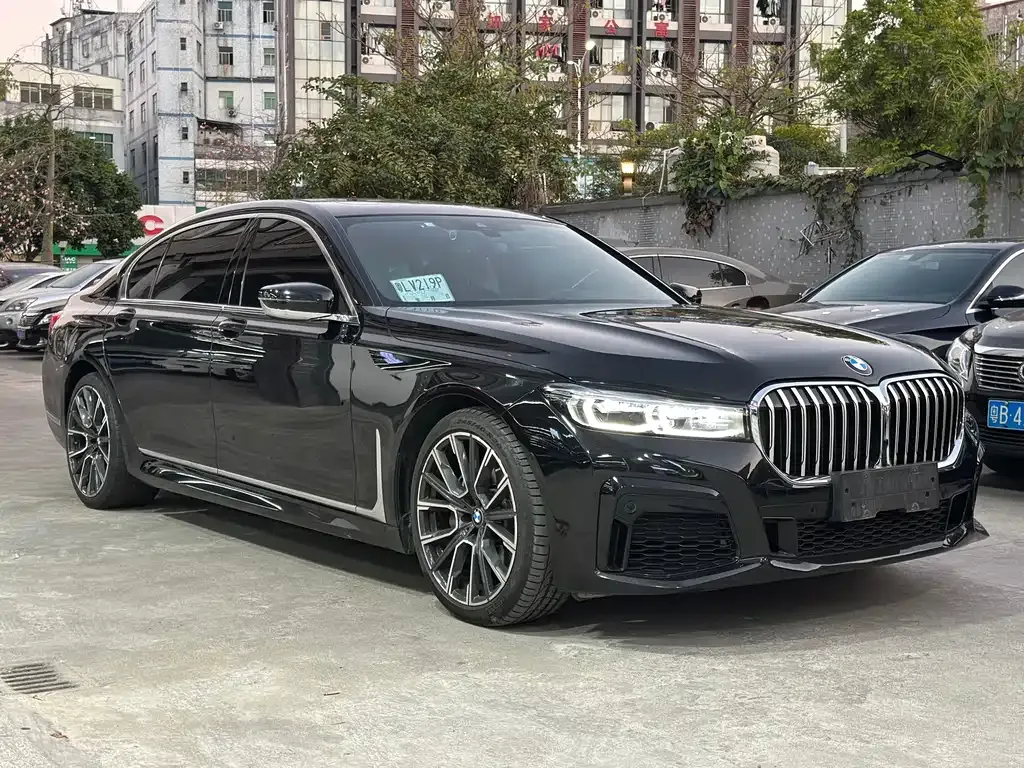 BMW 7 Series — фото 8