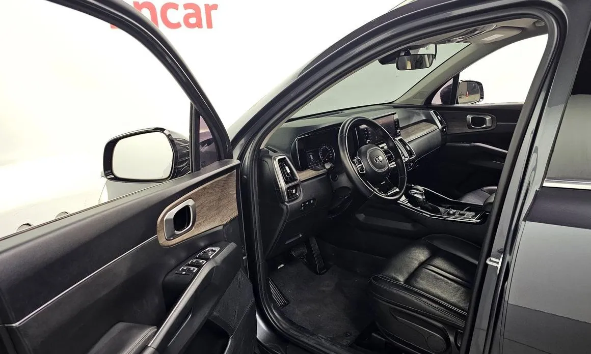 Kia Sorento — фото 8