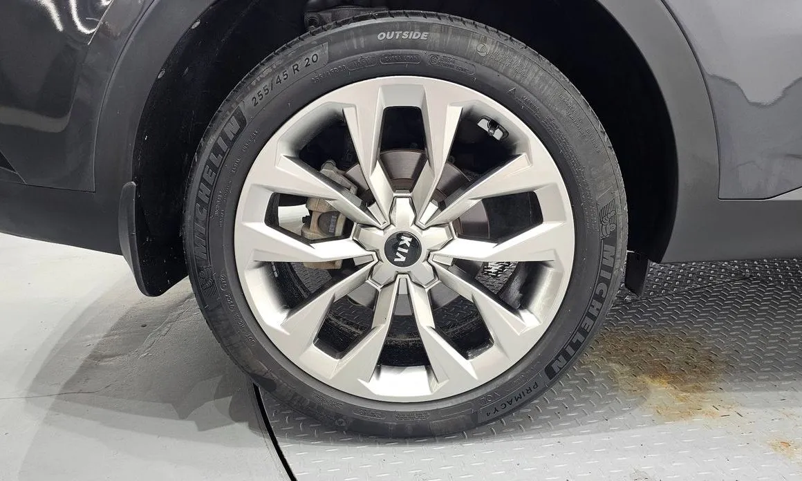 Kia Sorento — фото 9