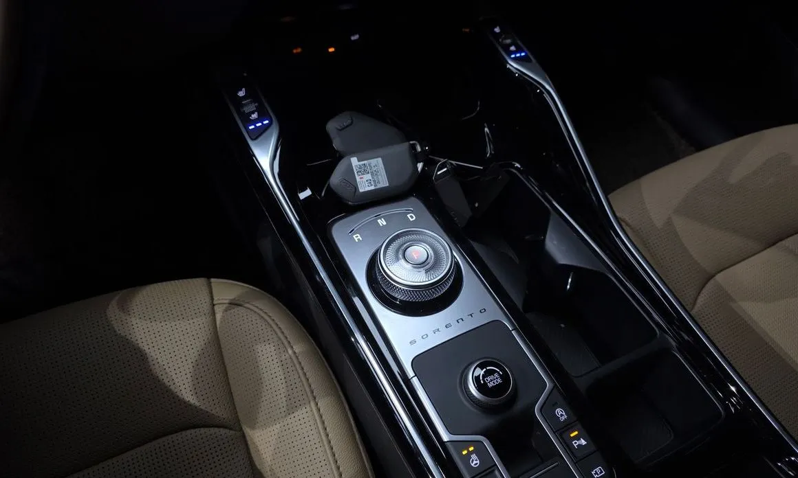 Kia Sorento — фото 9