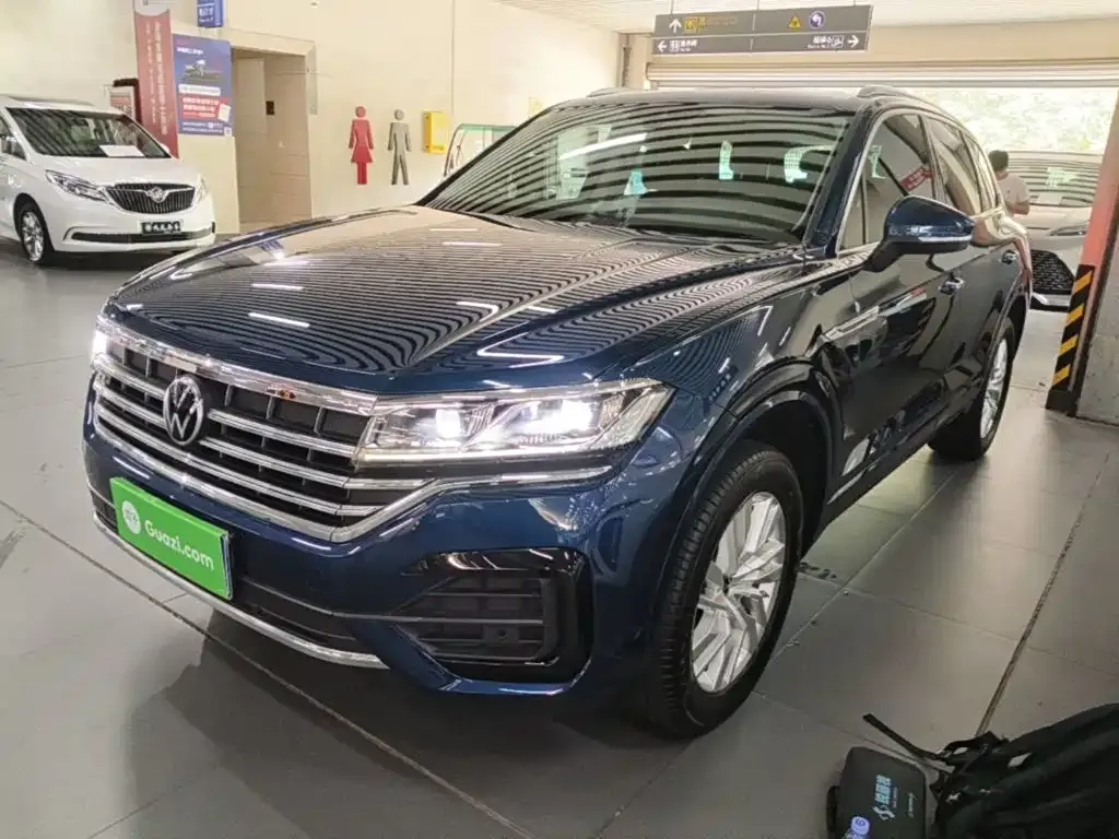 Volkswagen Touareg — фото 6
