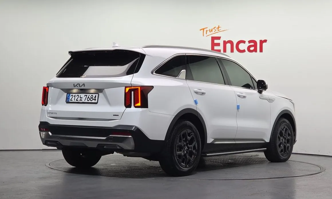 Kia Sorento — фото 7