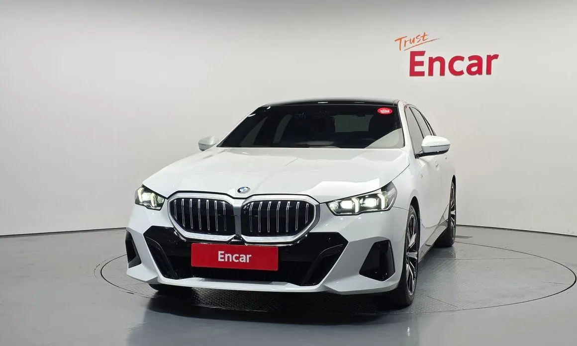BMW 5-Series 2024 из KR, фото 2