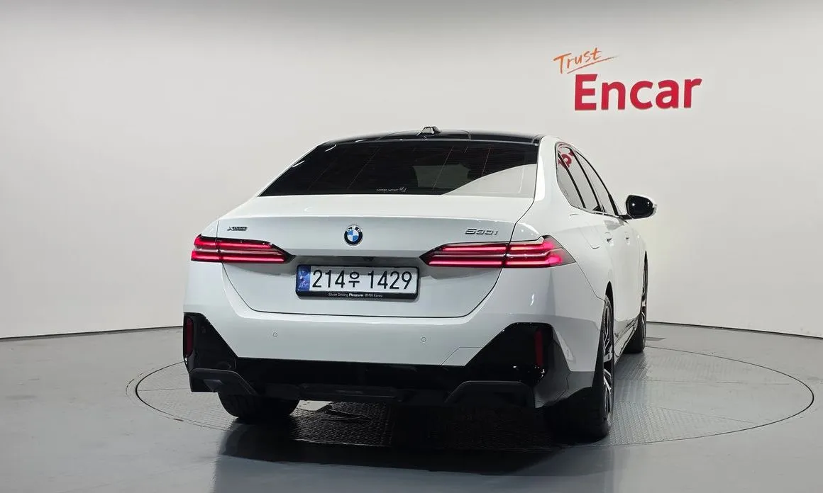 BMW 5-Series 2024 из KR, фото 3