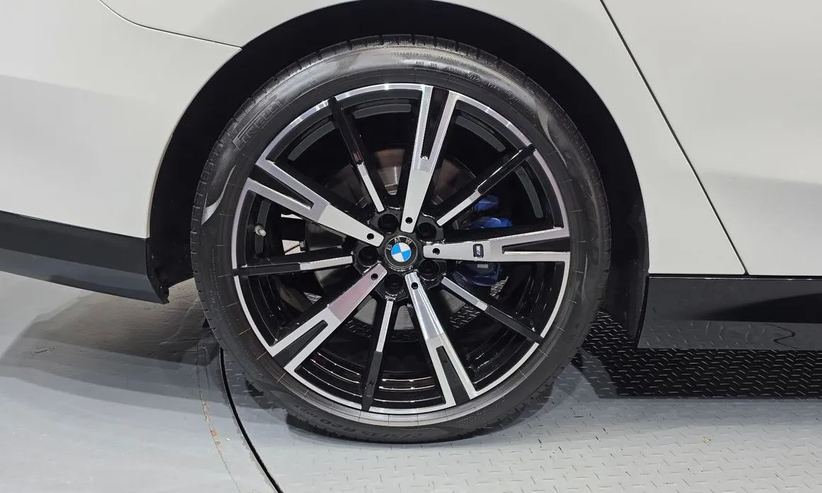 BMW 5-Series 2024 из KR, фото 7