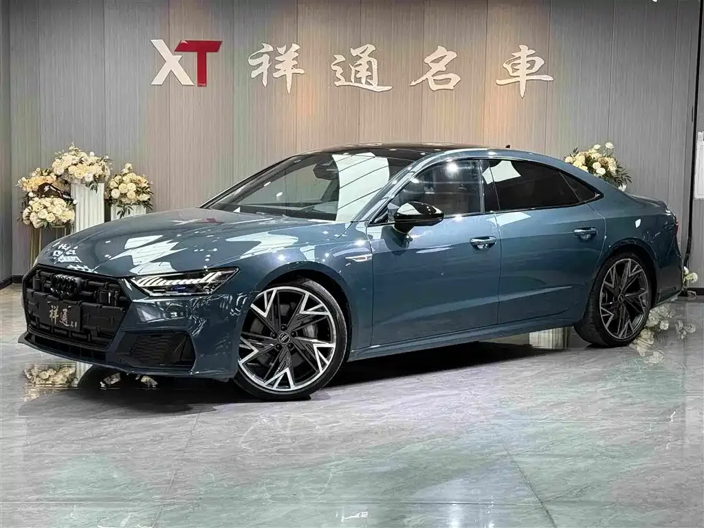 Audi A7L — фото 1