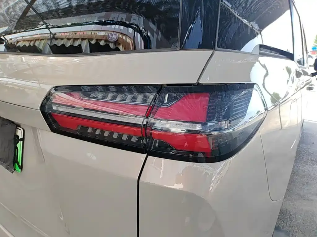 Wuling Starlight 730 New Energy — фото 3