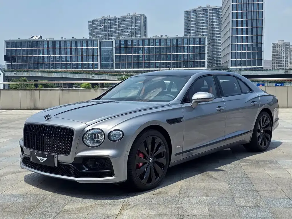 Bentley Flying Spur — фото 1