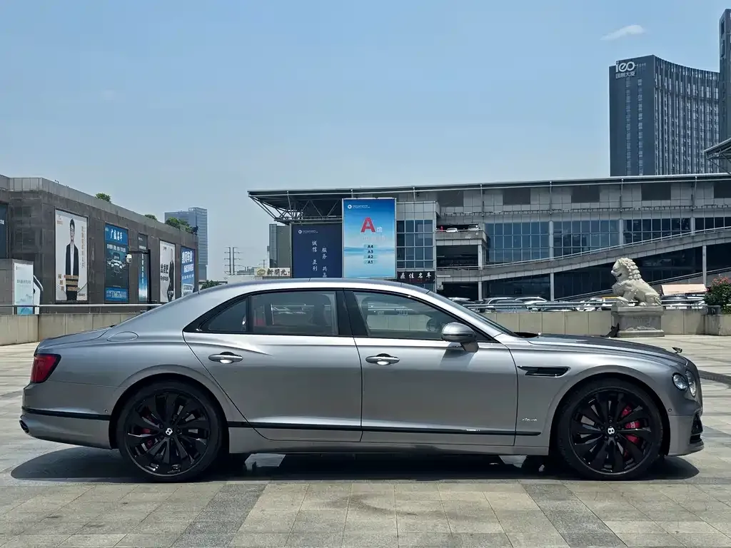 Bentley Flying Spur — фото 6