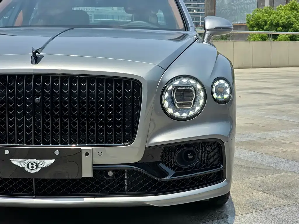 Bentley Flying Spur — фото 8