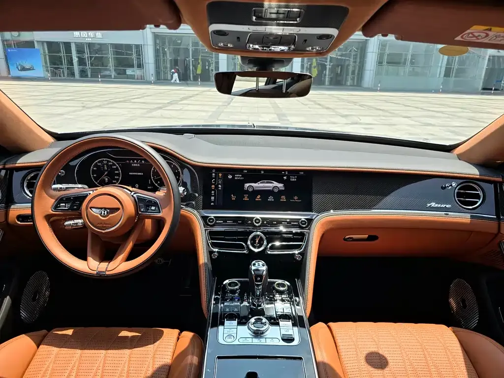 Bentley Flying Spur — фото 4