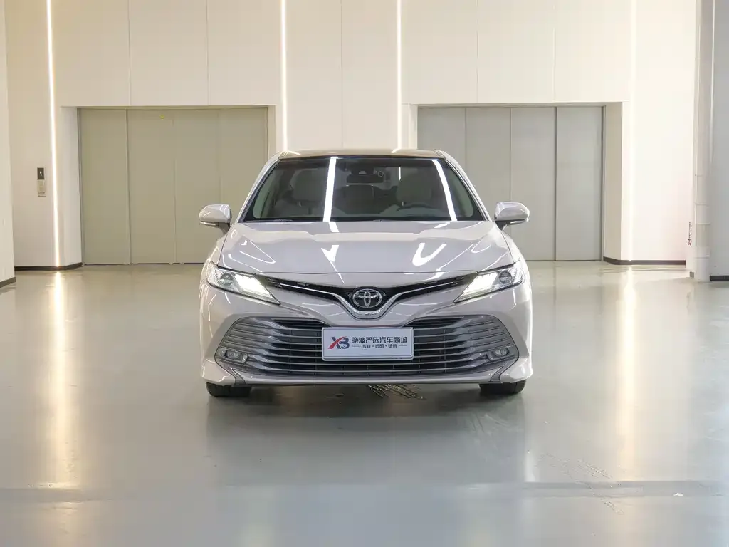 Toyota Camry — фото 6