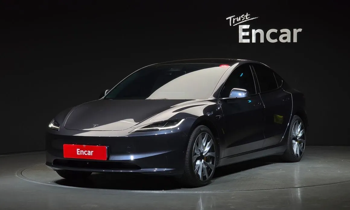 Tesla Model 3 — фото 1