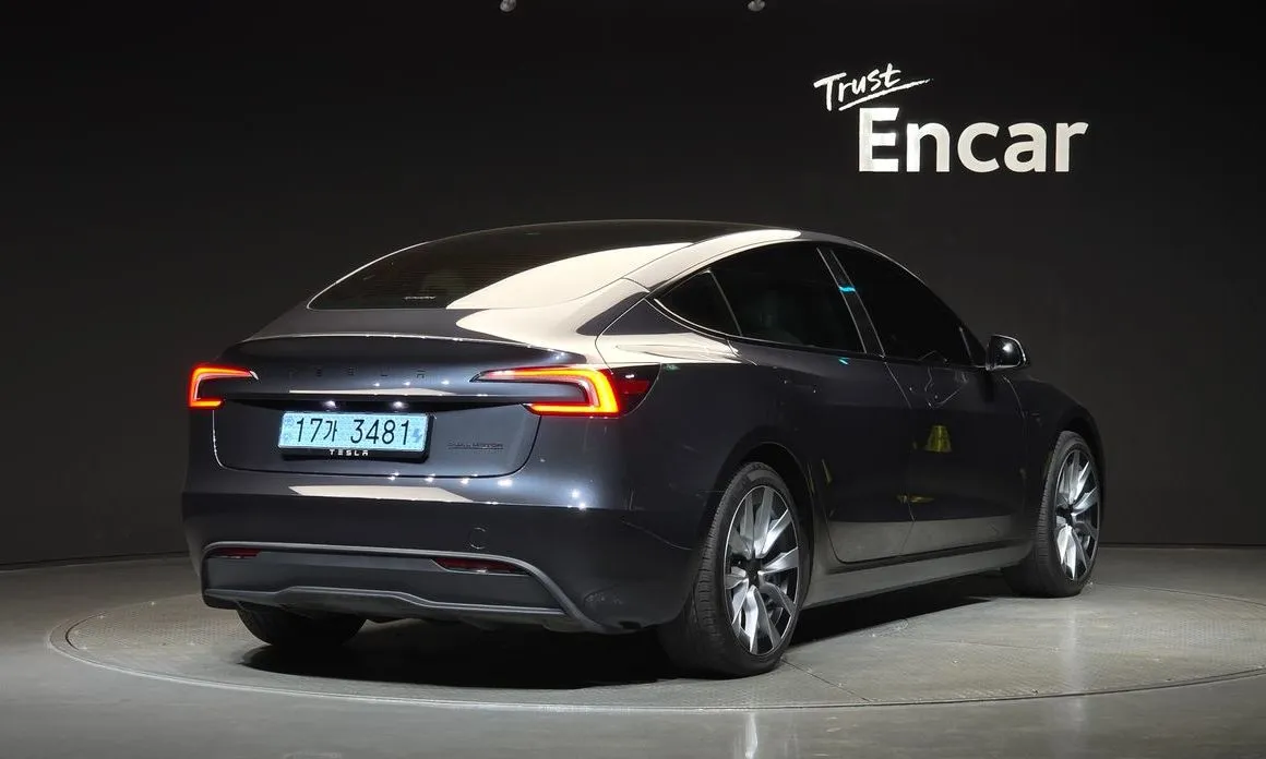 Tesla Model 3 — фото 7