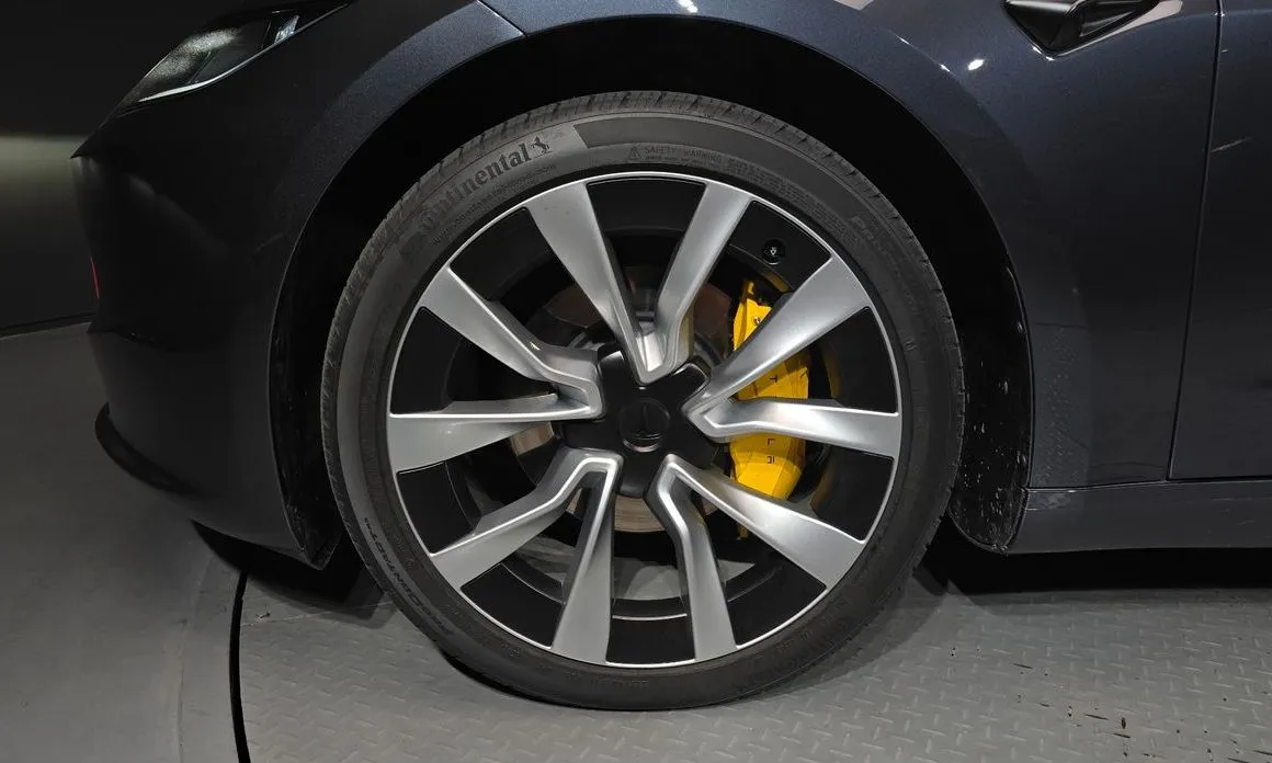Tesla Model 3 — фото 2
