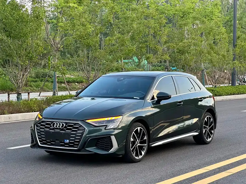 Audi A3 — фото 1