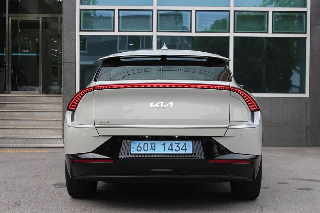 Kia EV6 — фото 10