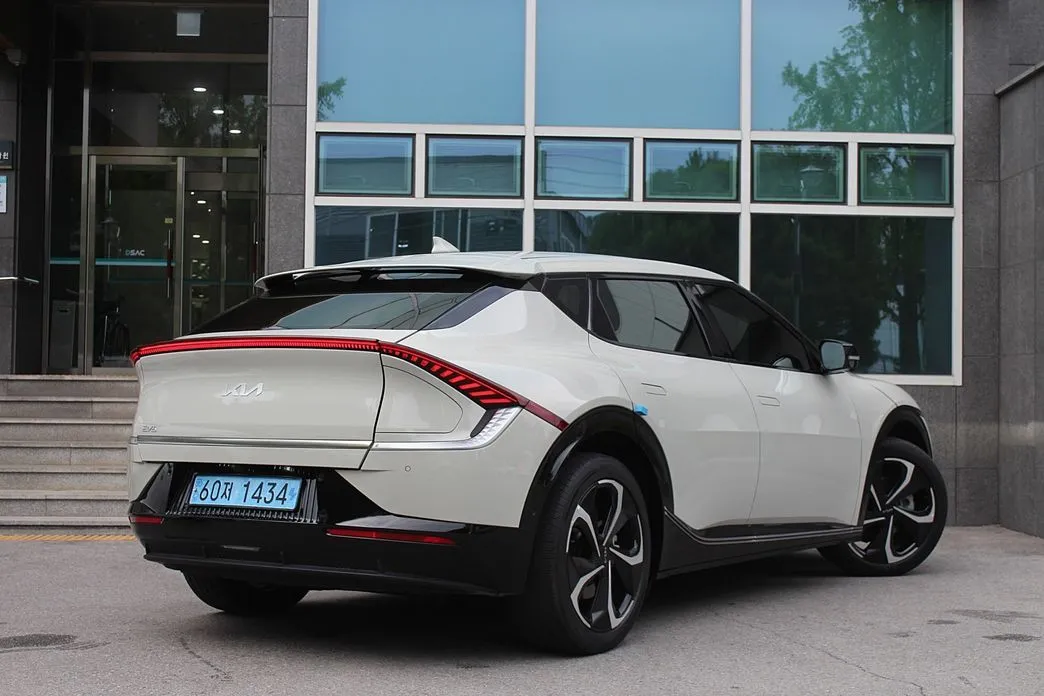 Kia EV6 — фото 9