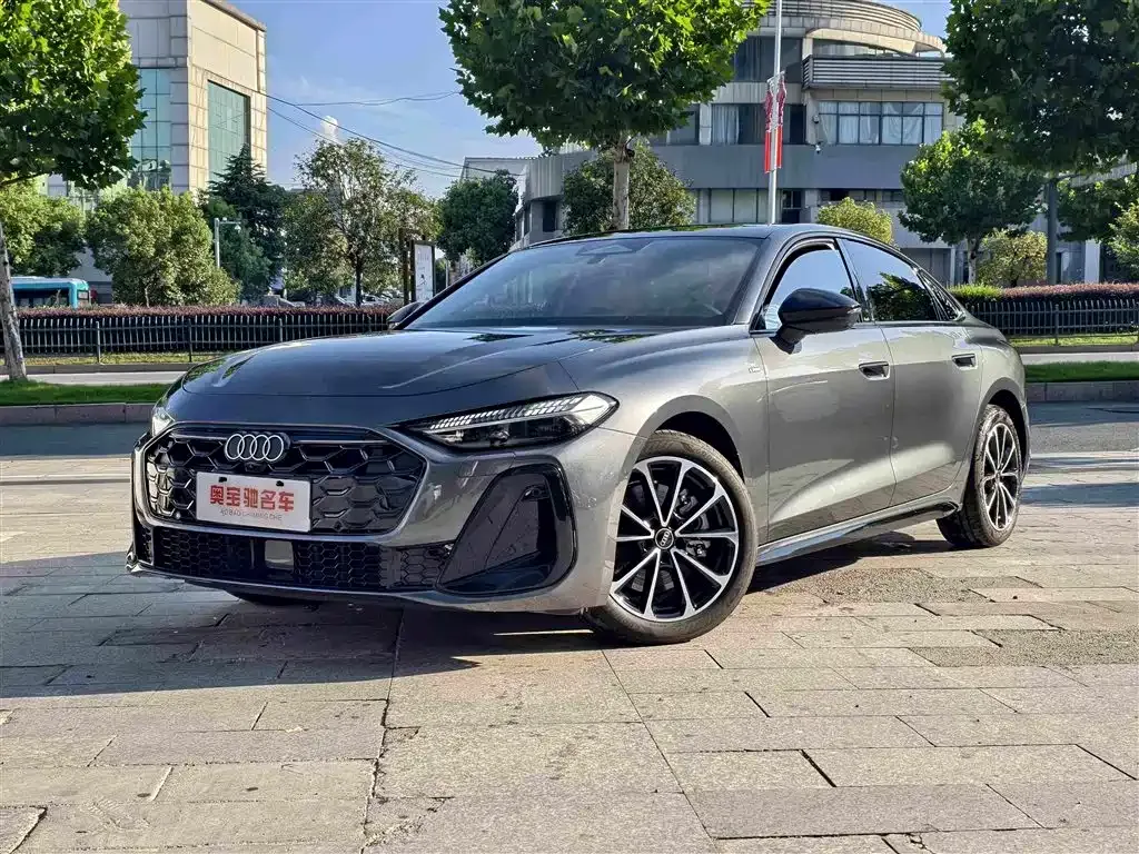 Audi A5L — фото 1