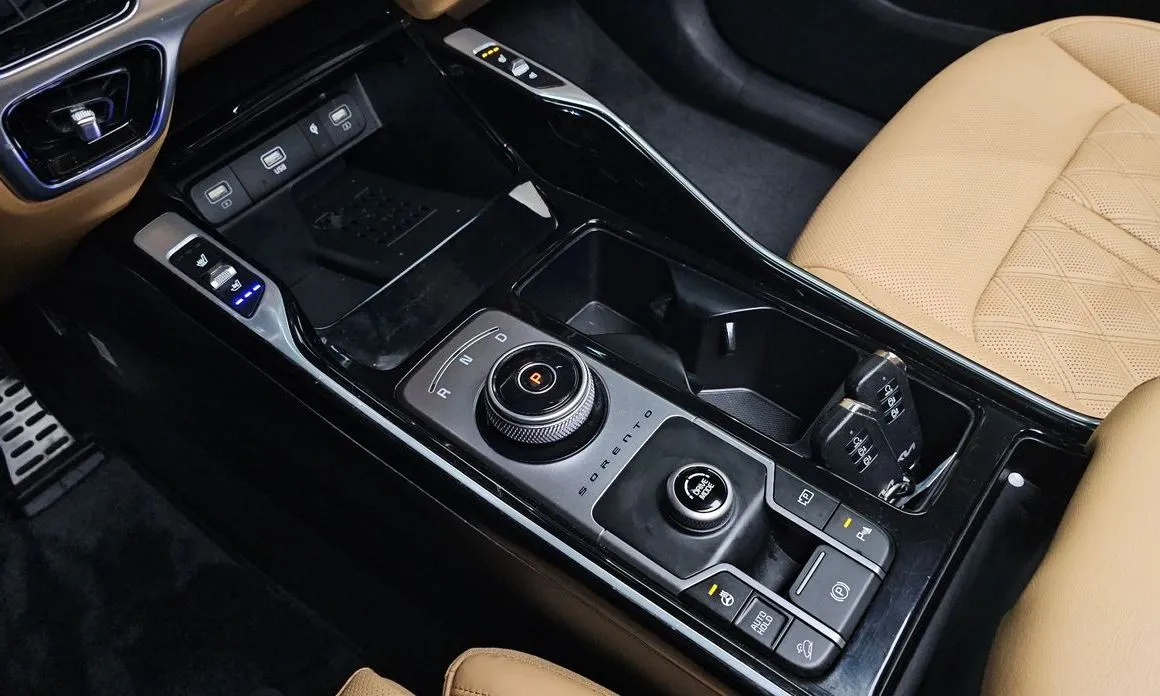Kia Sorento — фото 7