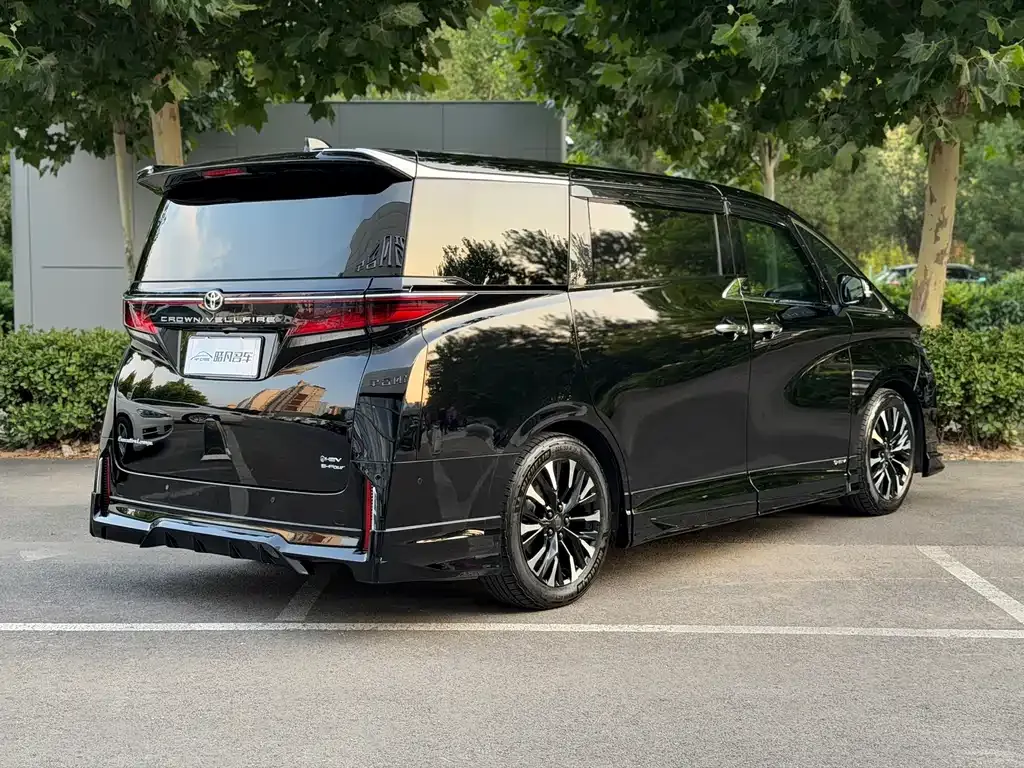 Toyota Vellfire — фото 7