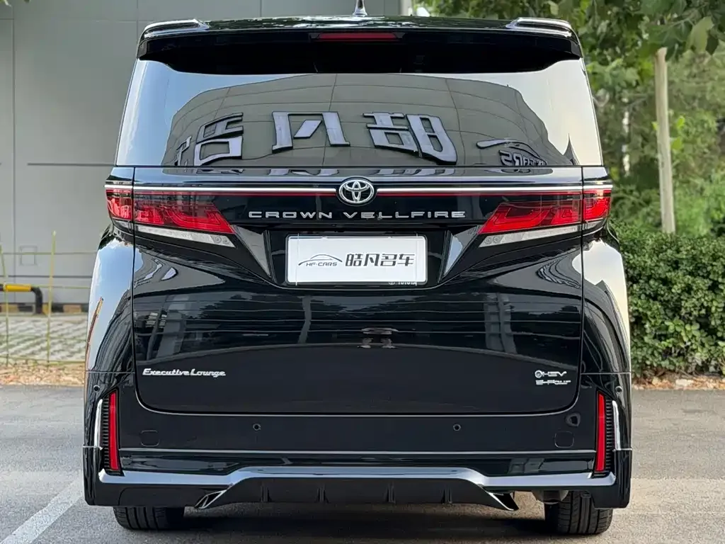Toyota Vellfire — фото 4