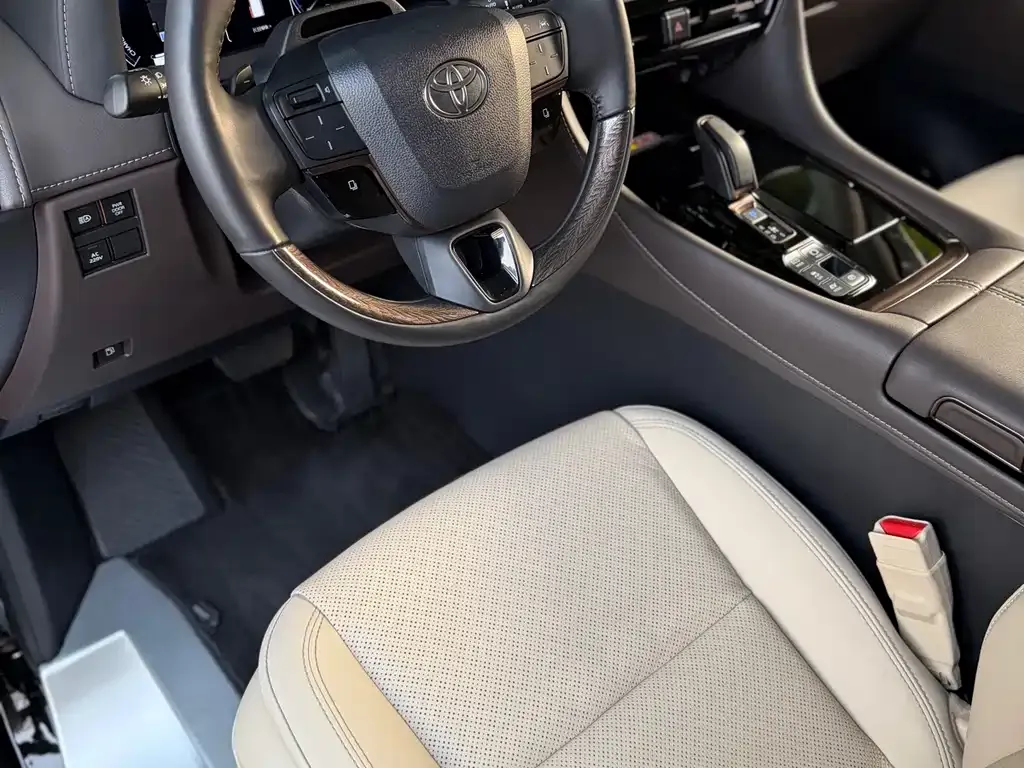 Toyota Vellfire — фото 5