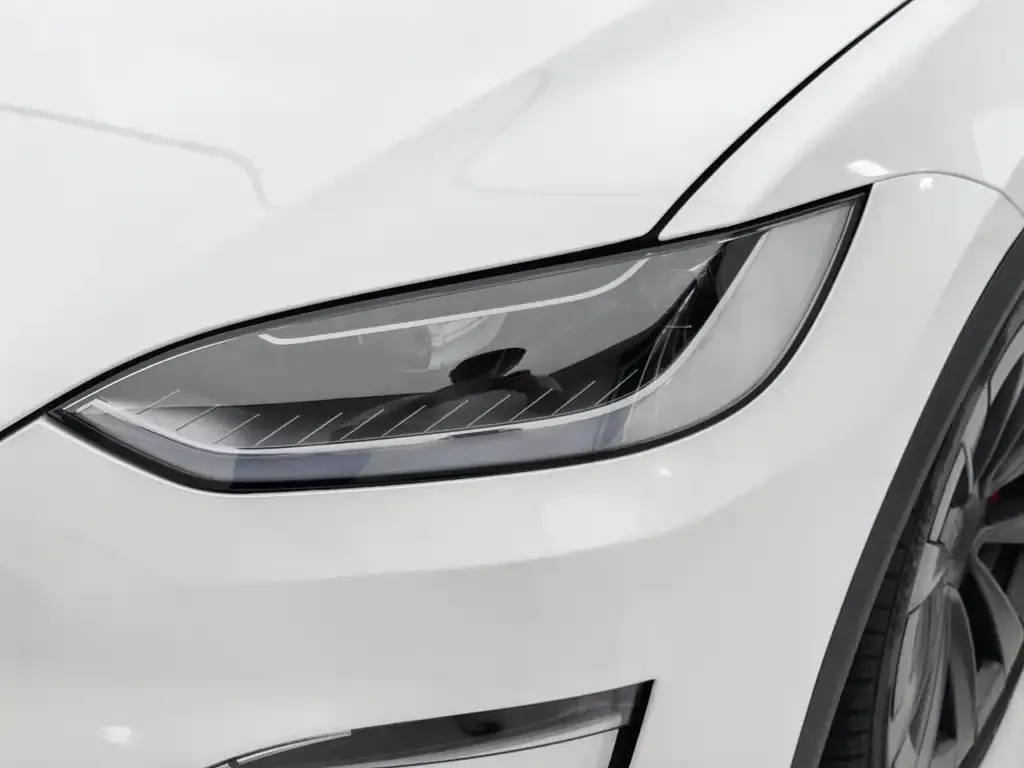 Tesla Model X — фото 3