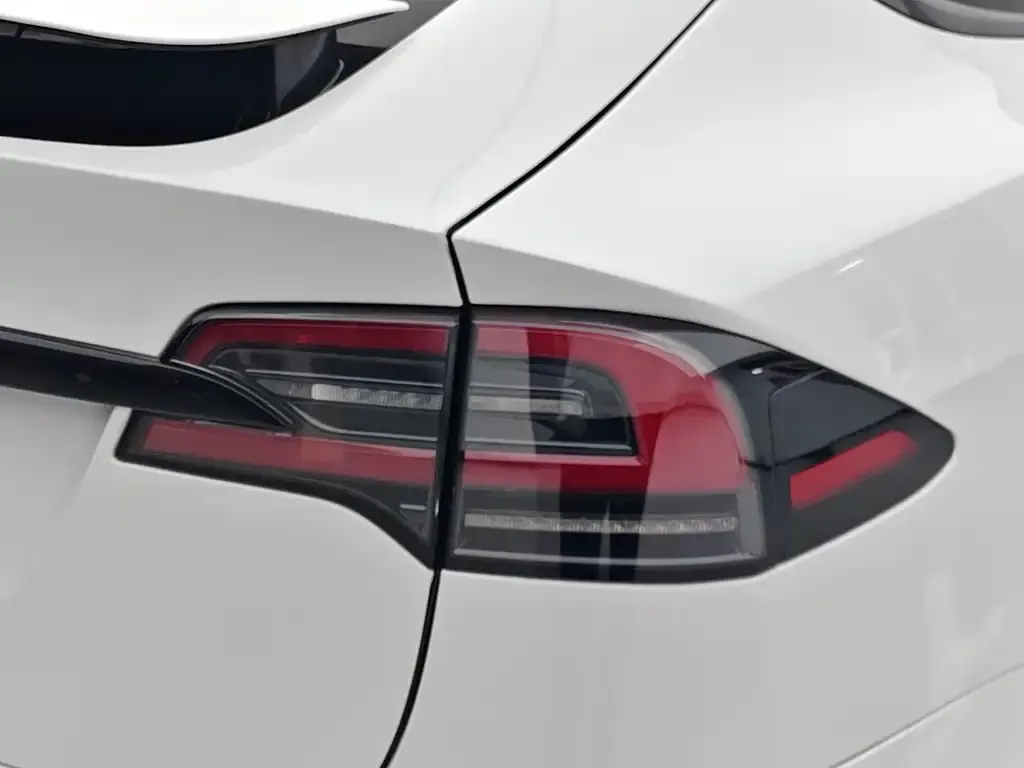 Tesla Model X — фото 5