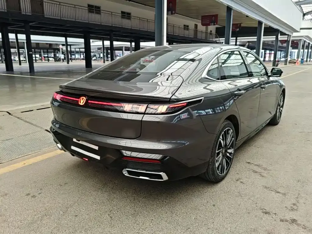 Changan Eado — фото 10