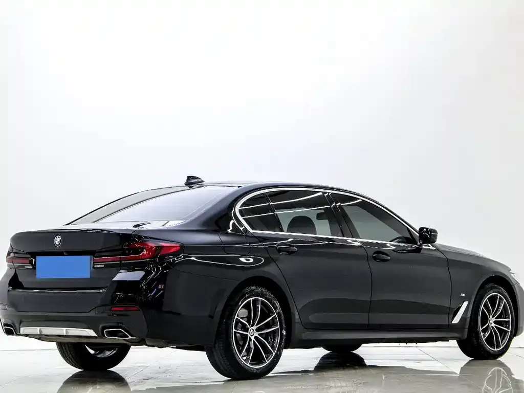 BMW 5 Series — фото 3