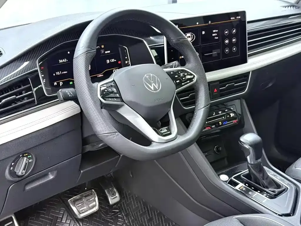 Volkswagen Tiguan L — фото 8