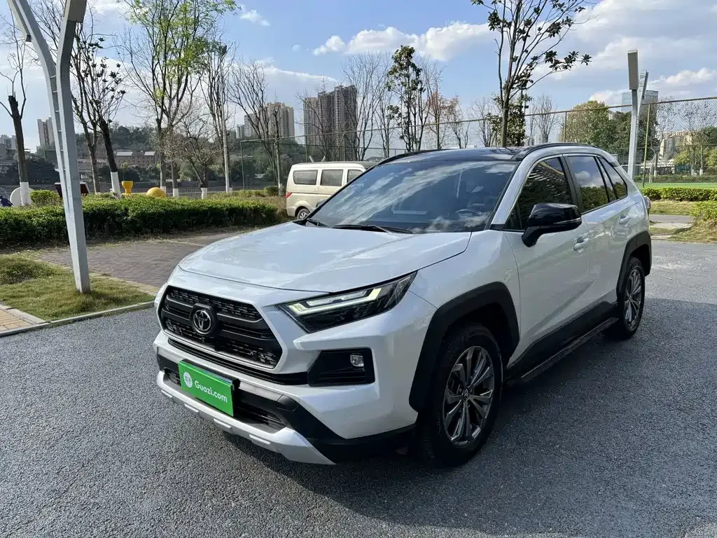 Toyota RAV4 — фото 10