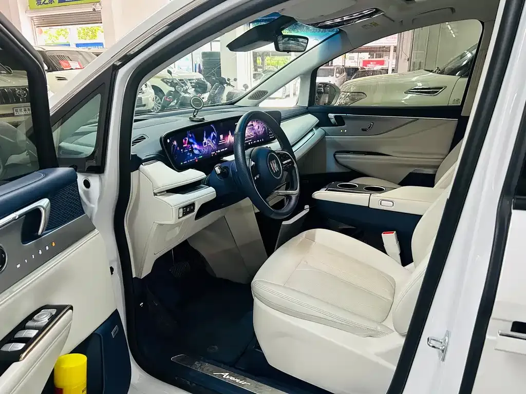Buick GL8 Hybrid — фото 9