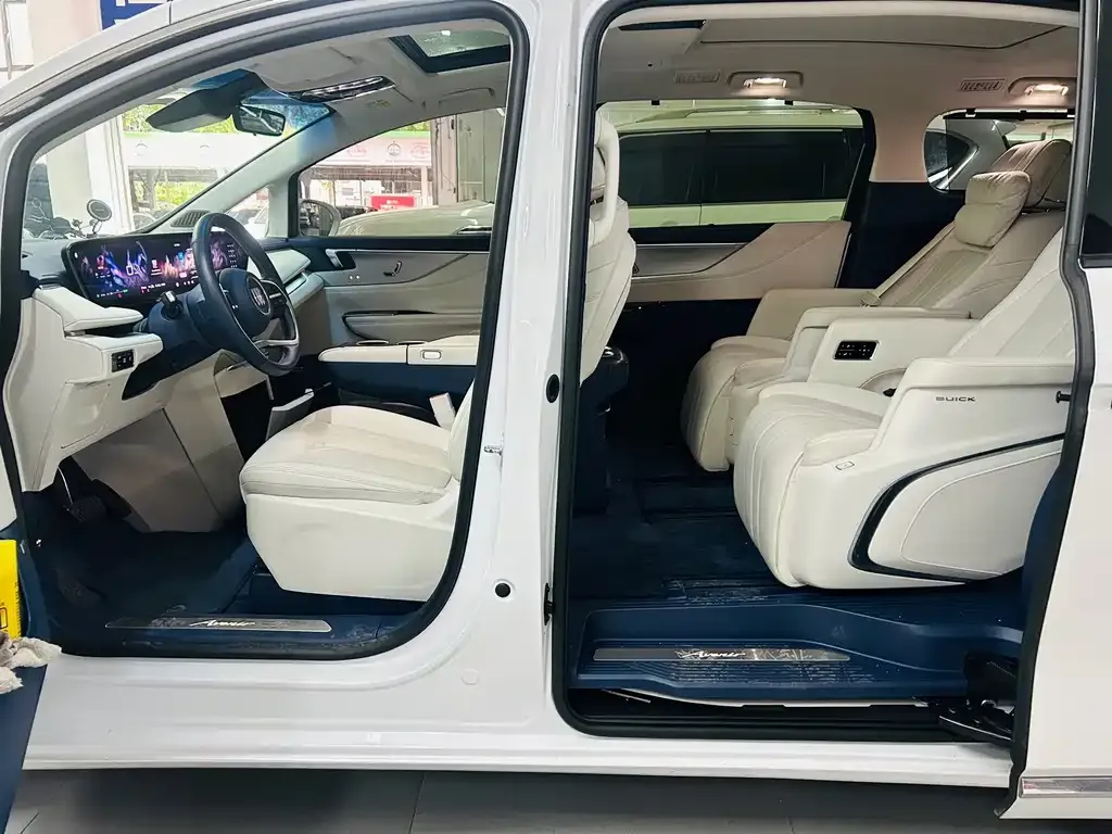 Buick GL8 Hybrid — фото 3