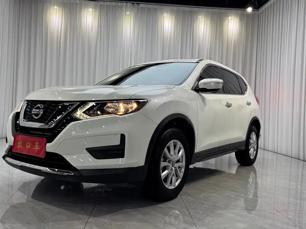 Nissan X-Trail — фото 1