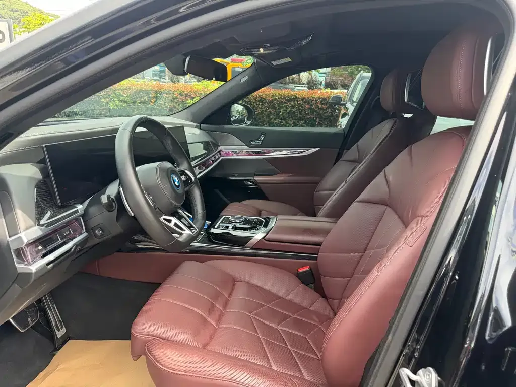 BMW i7 2023 из CN, фото 8