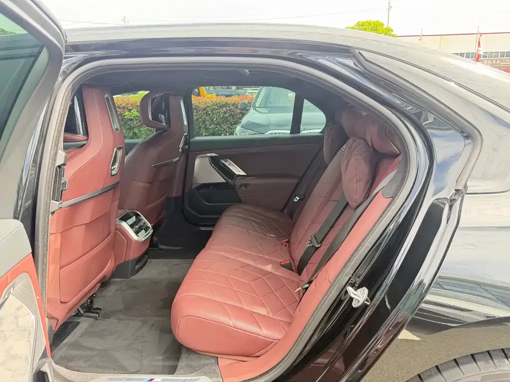 BMW i7 2023 из CN, фото 4