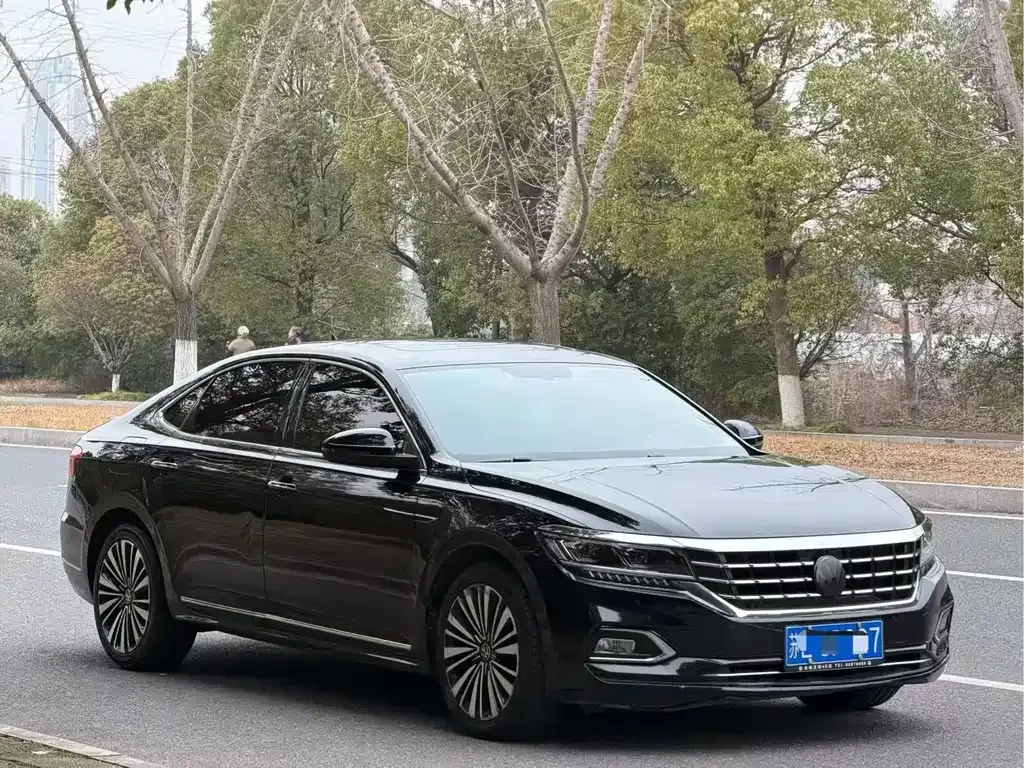 Volkswagen Passat — фото 7