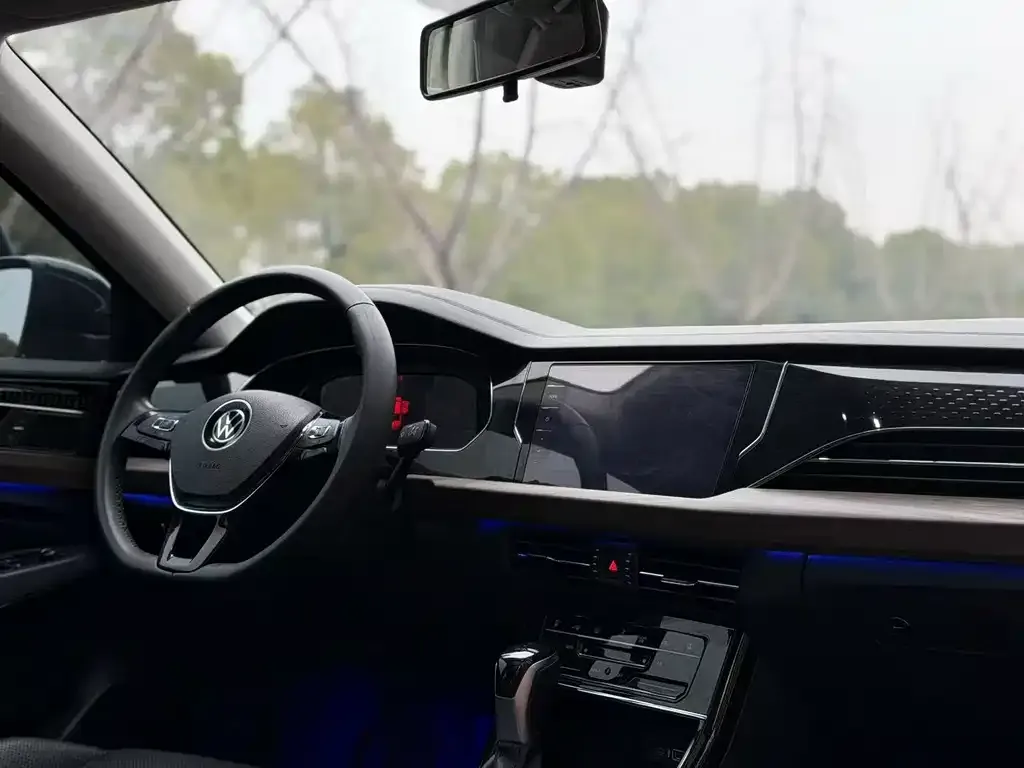 Volkswagen Passat — фото 9