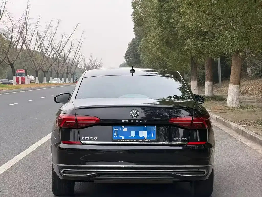 Volkswagen Passat — фото 5