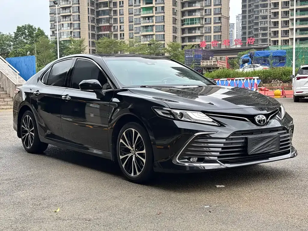 Toyota Camry — фото 4