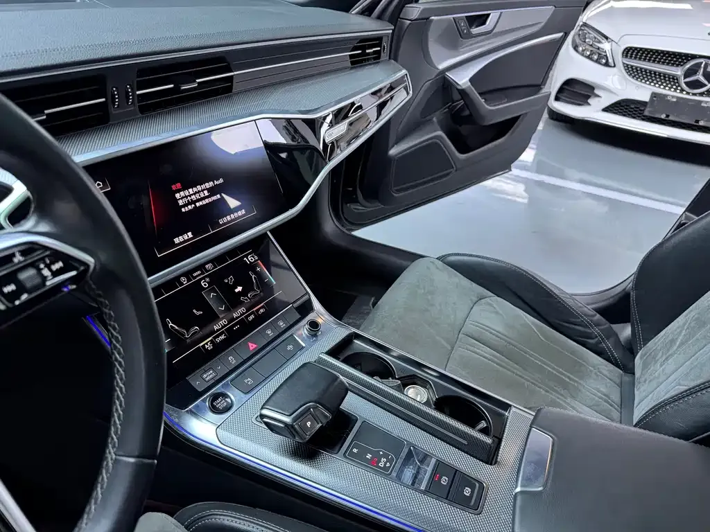 Audi A6L 2022 из CN, фото 5