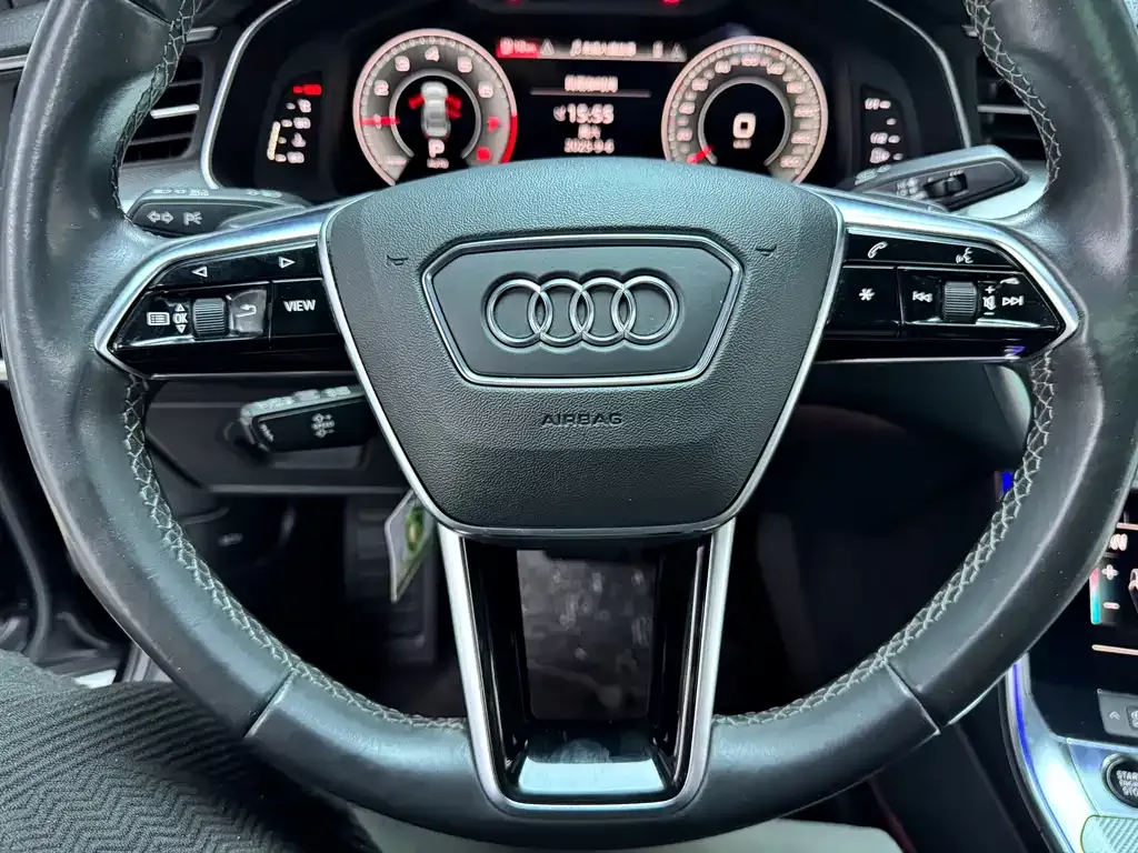 Audi A6L 2022 из CN, фото 10