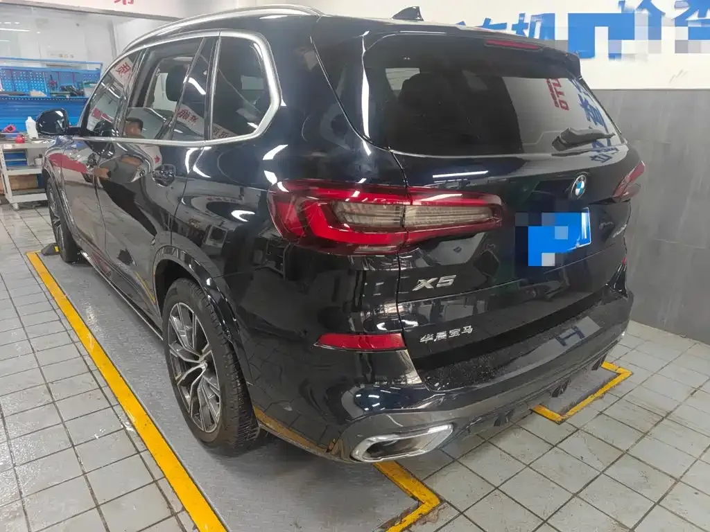 BMW X5 — фото 9