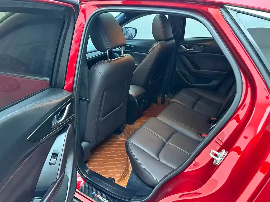 Mazda CX-4 — фото 10