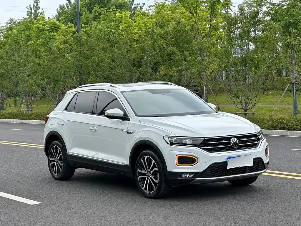 Volkswagen T-Roc — фото 9